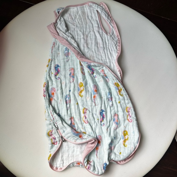 LOULOU LOLLIPOP MUSLIN PAINTERLY SEAHORSE 1 TOG SLEEPING BAG 3-12M - Picture 5 of 6